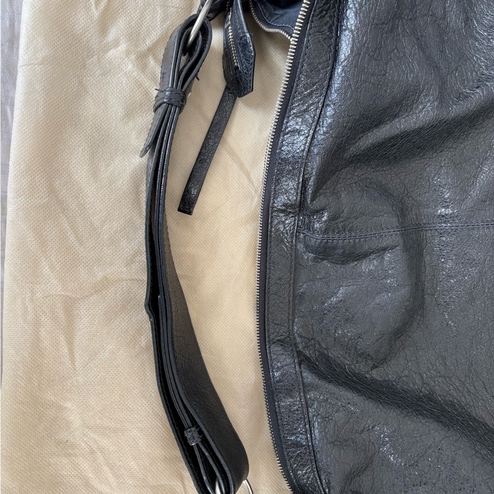 Balenciaga Big Black Leather Interior Zip Tote - Picture 6 of 14